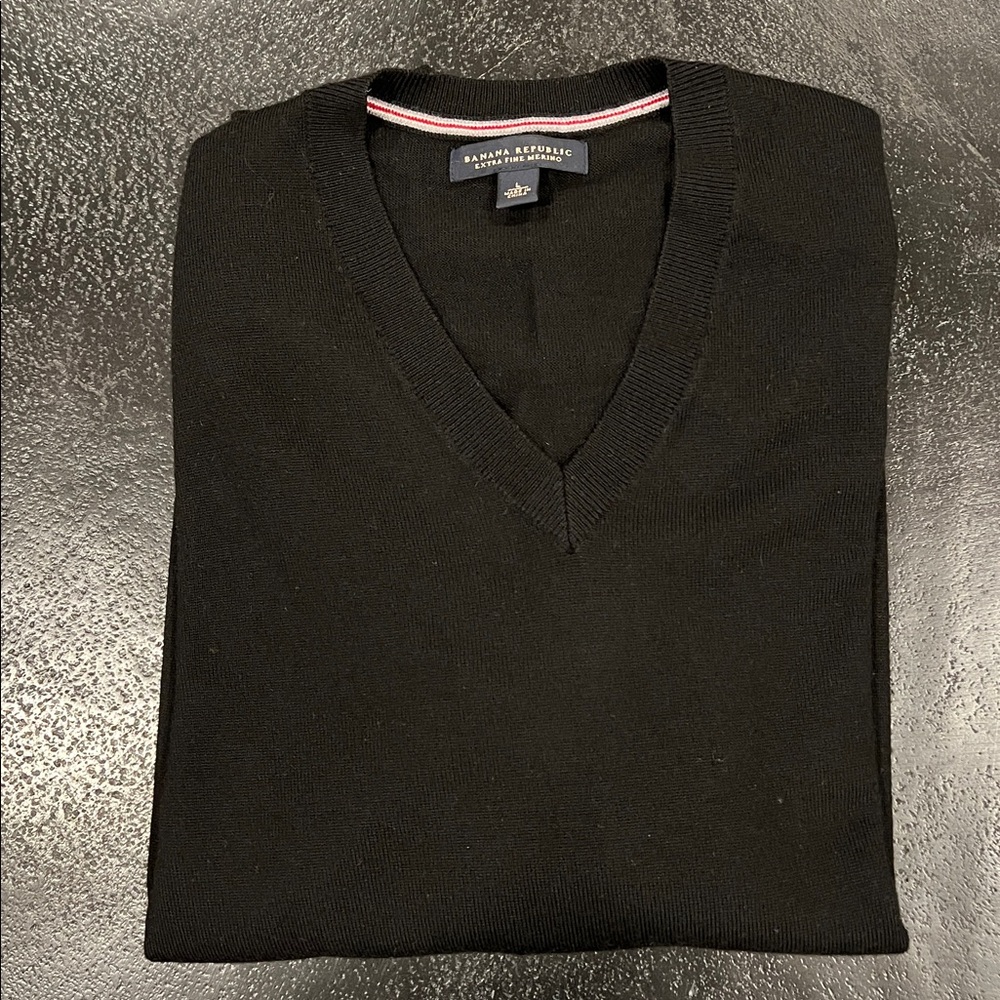 Banana Republic Extra Fine Merino Wool Black V-Neck Sweater Size Large